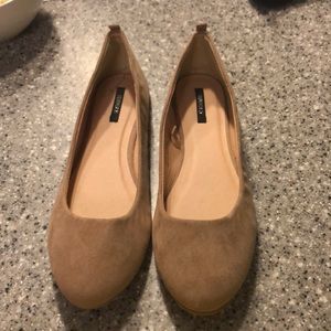 Nude flats
